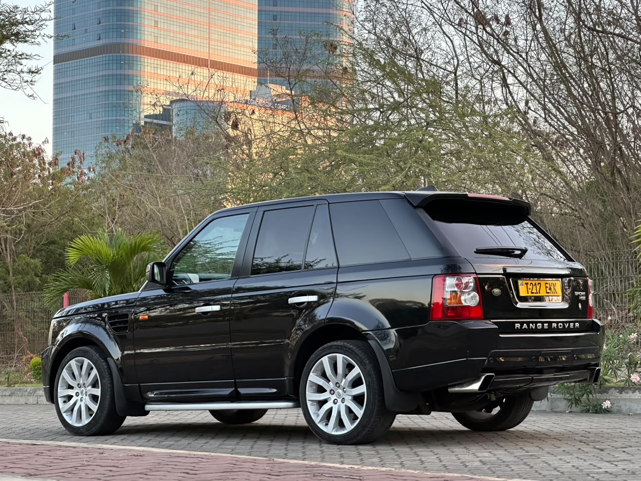 RANGE ROVER SPORTS thumbnail 2